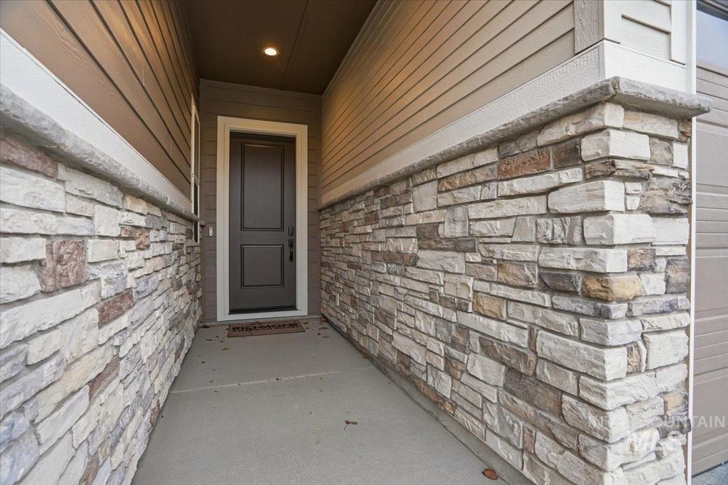 Photo of 883 N Falling Water Way, Eagle, ID 83616 (MLS # 98972436)