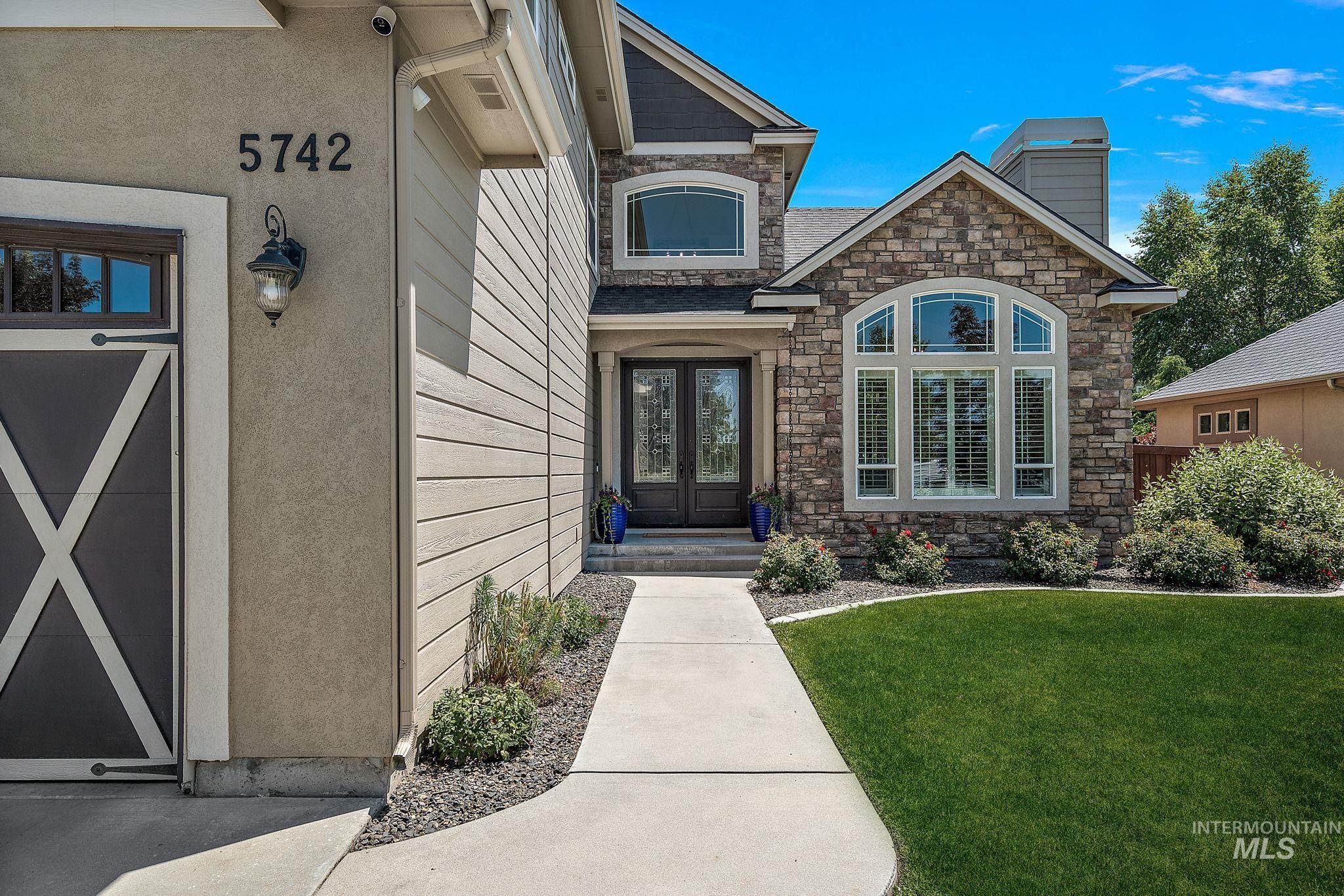 5742 N Black Sand Ave