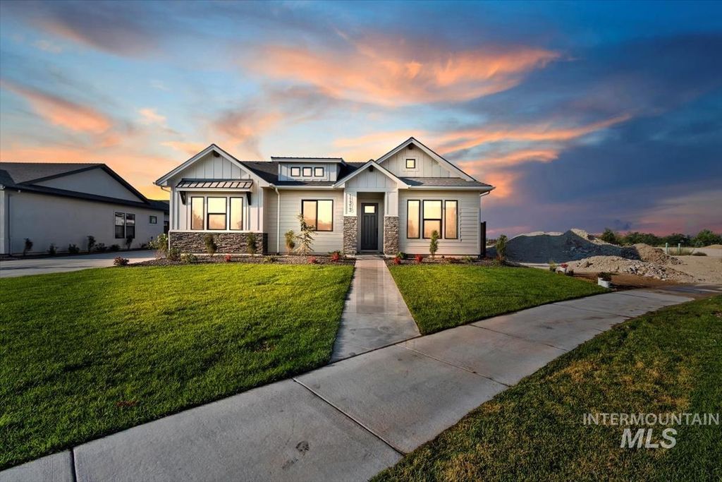 Photo of 11313 S Corballis Ln, Kuna, ID 83634 (MLS # 98979242)