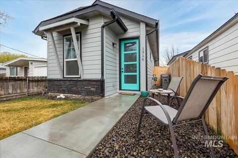 Photo of 1316 W Melrose St, Boise, ID 83706 (MLS # 98973899)