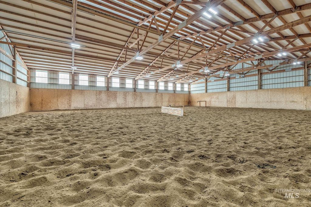 Photo of 644 Ontario Heights Rd, Ontario, OR 97914 (MLS # 98982491)