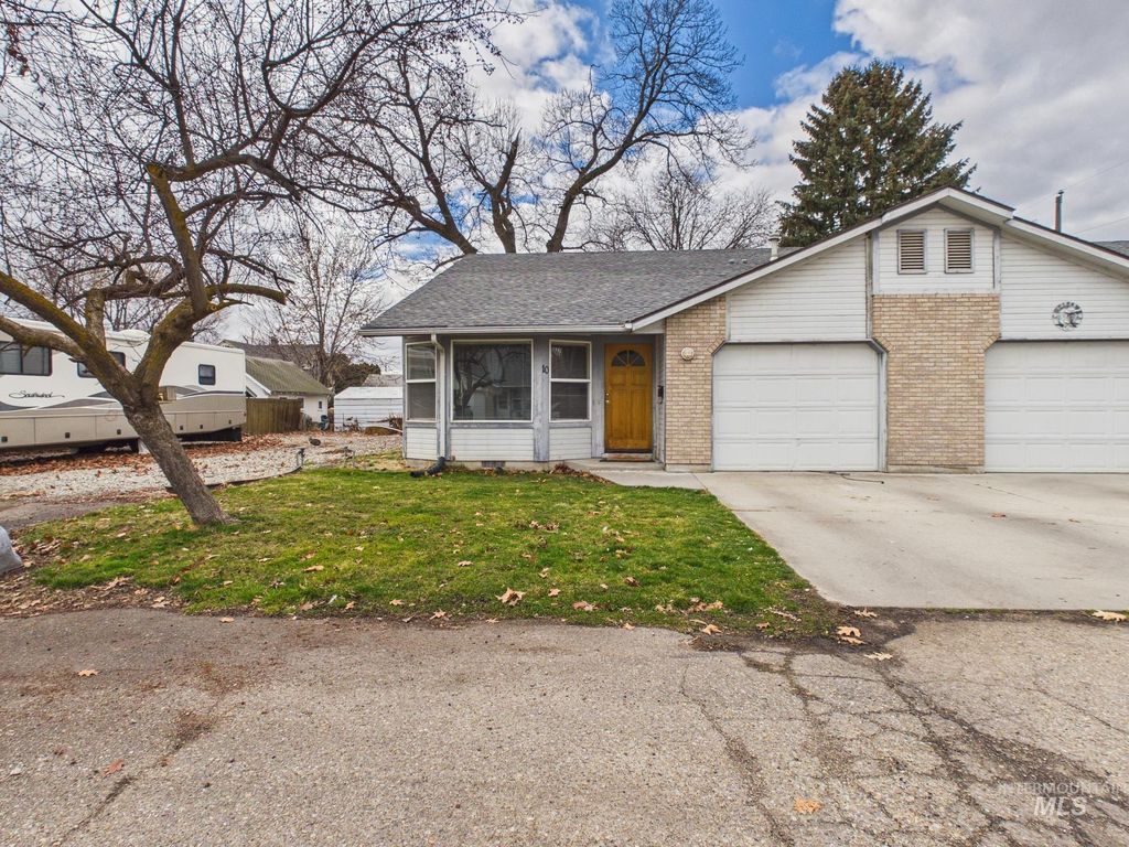 Photo of 804 E E Main St #10, Emmett, ID 83617 (MLS # 98975862)