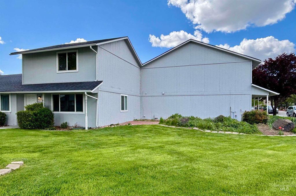 Photo of 851 N Benjamin Lane, Boise, ID 83704 (MLS # 98984193)