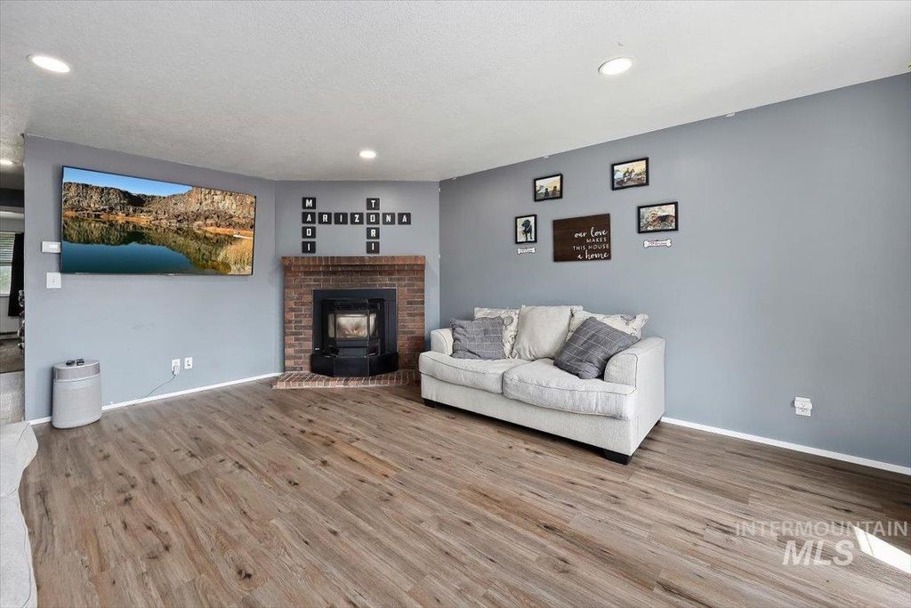 Photo of 2091 Falls Ave E Ave, Twin Falls, ID 83301 (MLS # 98982656)