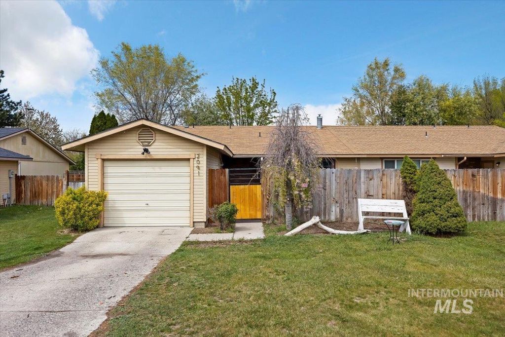 Photo of 2091 Falls Ave E Ave, Twin Falls, ID 83301 (MLS # 98982656)