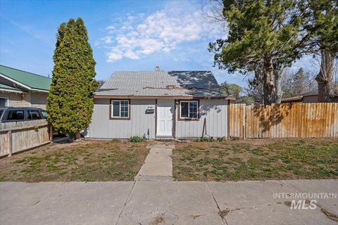 Photo of 308 E Avenue E Ave, Jerome, ID 83338 (MLS # 98979581)