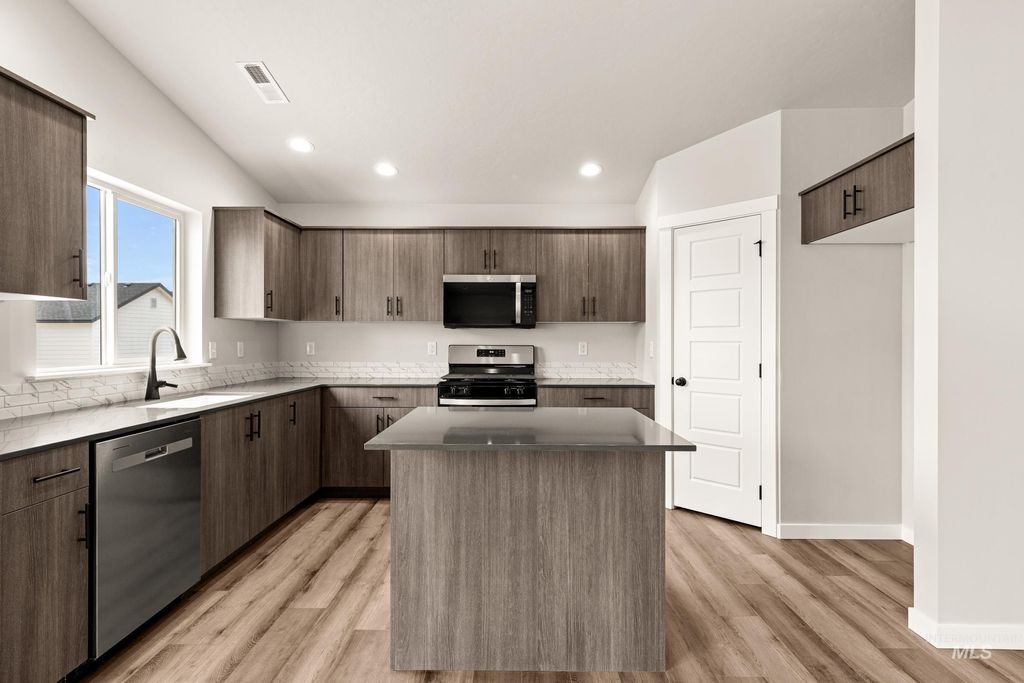 Photo of 2429 W Baelish Ct, Kuna, ID 83634 (MLS # 98989387)