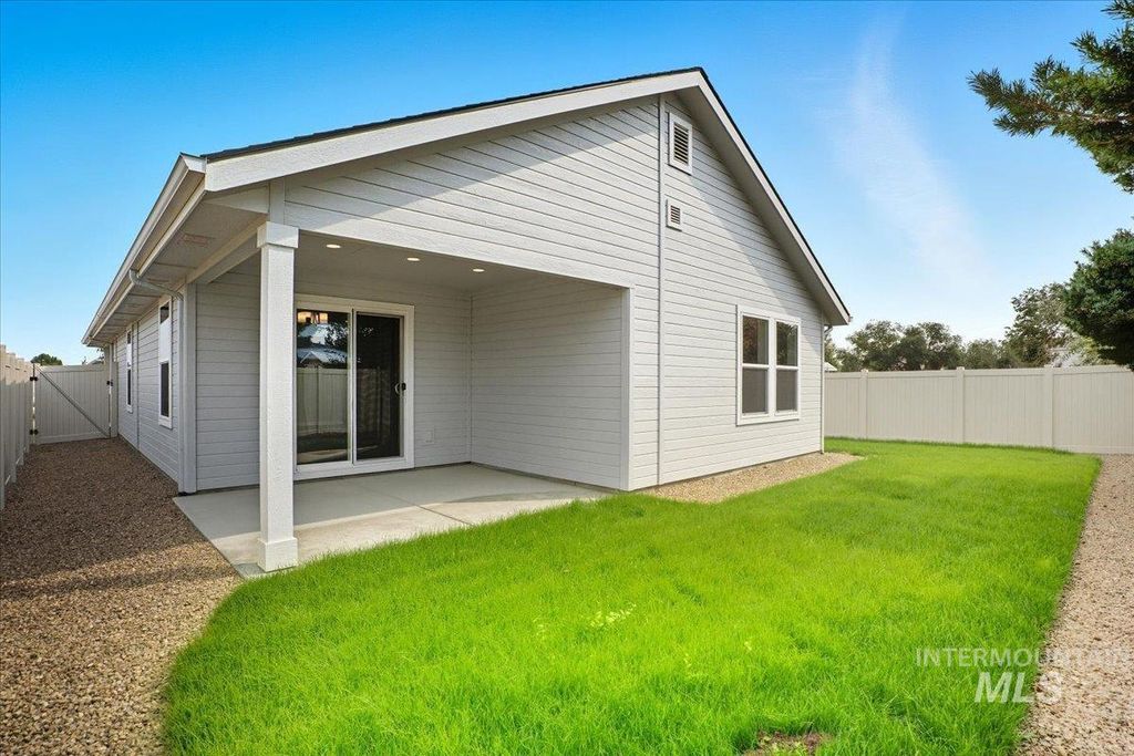 Photo of 17581 Moon Ridge Pl, Nampa, ID 83687 (MLS # 98976567)