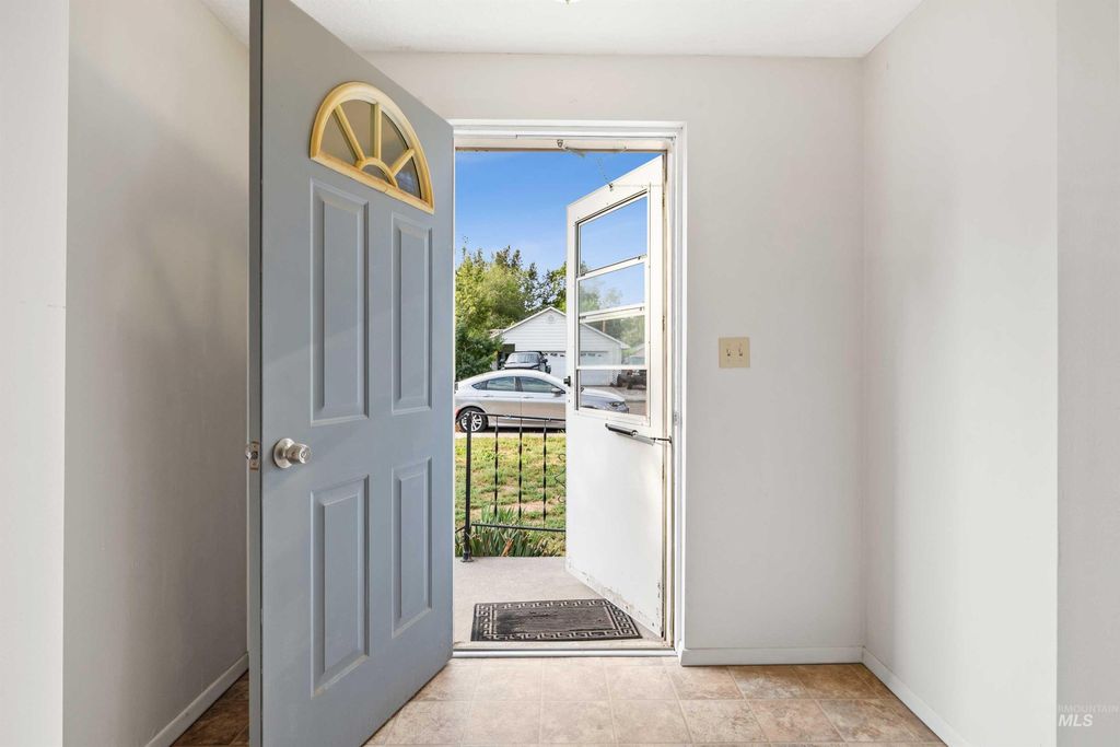 Photo of 804 Sprague Ave, Buhl, ID 83316 (MLS # 98959546)