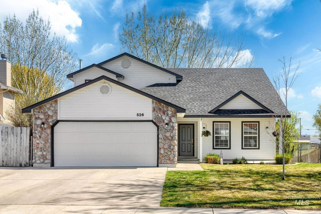 Photo of 526 Cornwall Way, Fruitland, ID 83619 (MLS # 98981172)
