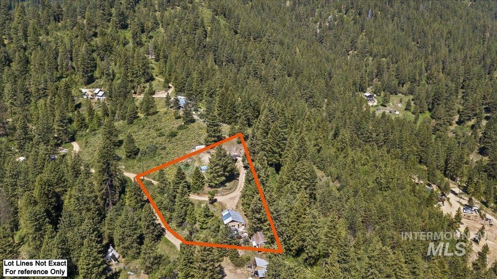 Photo of 35 Ridgetop Dr, Boise, ID 83716 (MLS # 98949250)