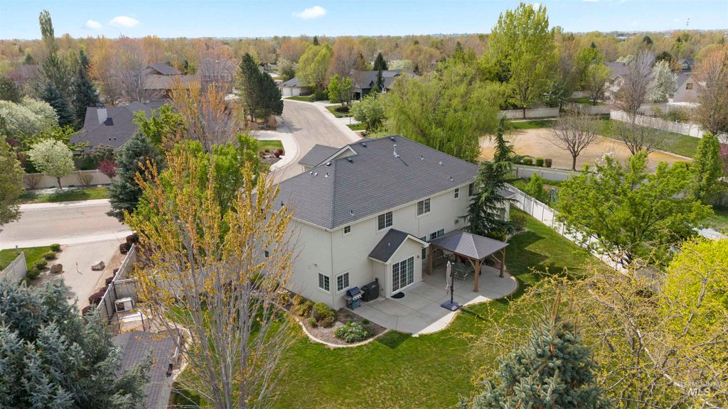 Photo of 2698 W Torana Dr, Meridian, ID 83646 (MLS # 98982398)