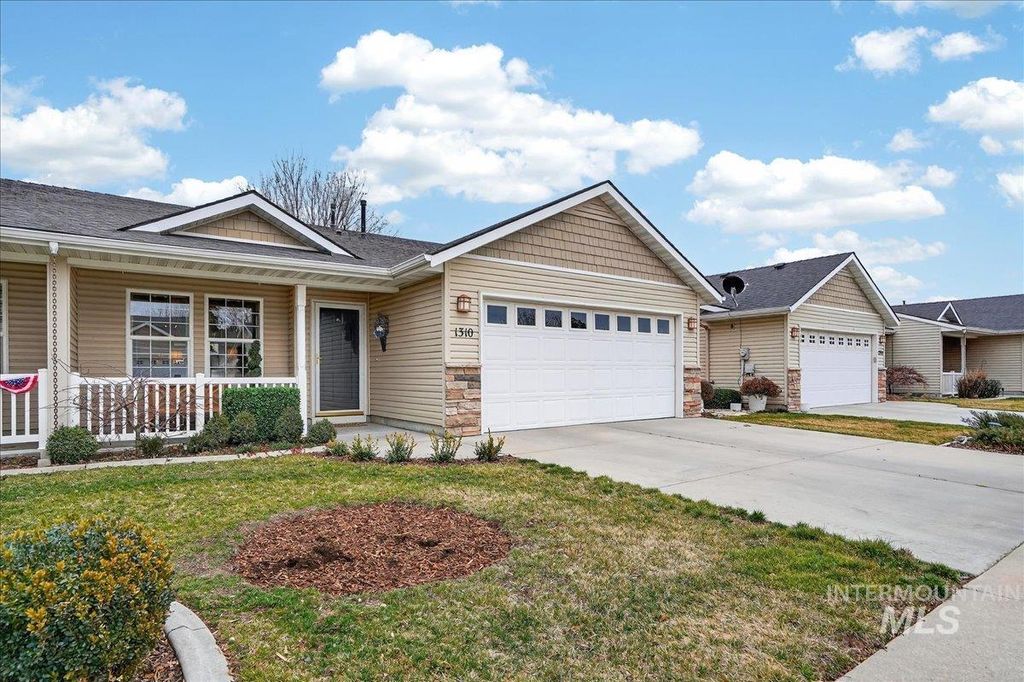 Photo of 1310 N Gallant Ln, Meridian, ID 83642 (MLS # 98975957)