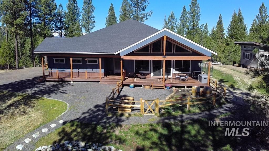 Photo of 53 Sliver Cloud Drive, Cascade, ID 83611 (MLS # 98982214)