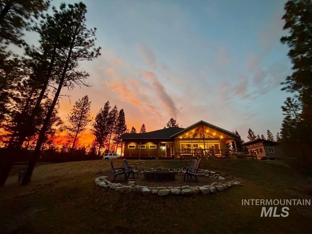 Photo of 53 Sliver Cloud Drive, Cascade, ID 83611 (MLS # 98982214)