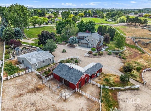 Photo of 10060 W Rolling Hills Dr, Star, ID 83669 (MLS # 98988328)