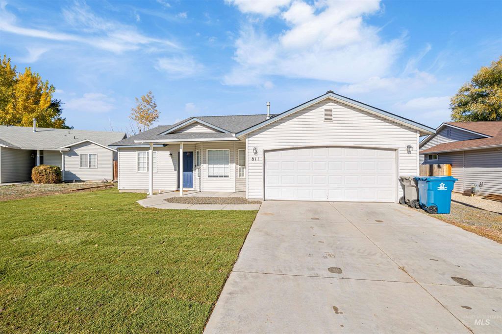 Photo of 811 War Bonnet Ct, Caldwell, ID 83607 (MLS # 98966020)