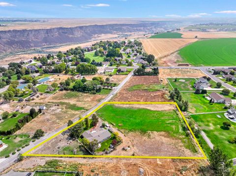 Photo of 453 Mahard Dr, Twin Falls, ID 83301 (MLS # 98959903)