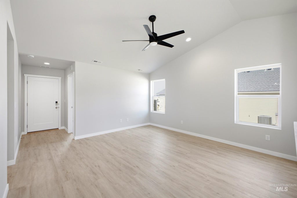 Photo of 215 W 17th Ave, Jerome, ID 83338 (MLS # 98989850)