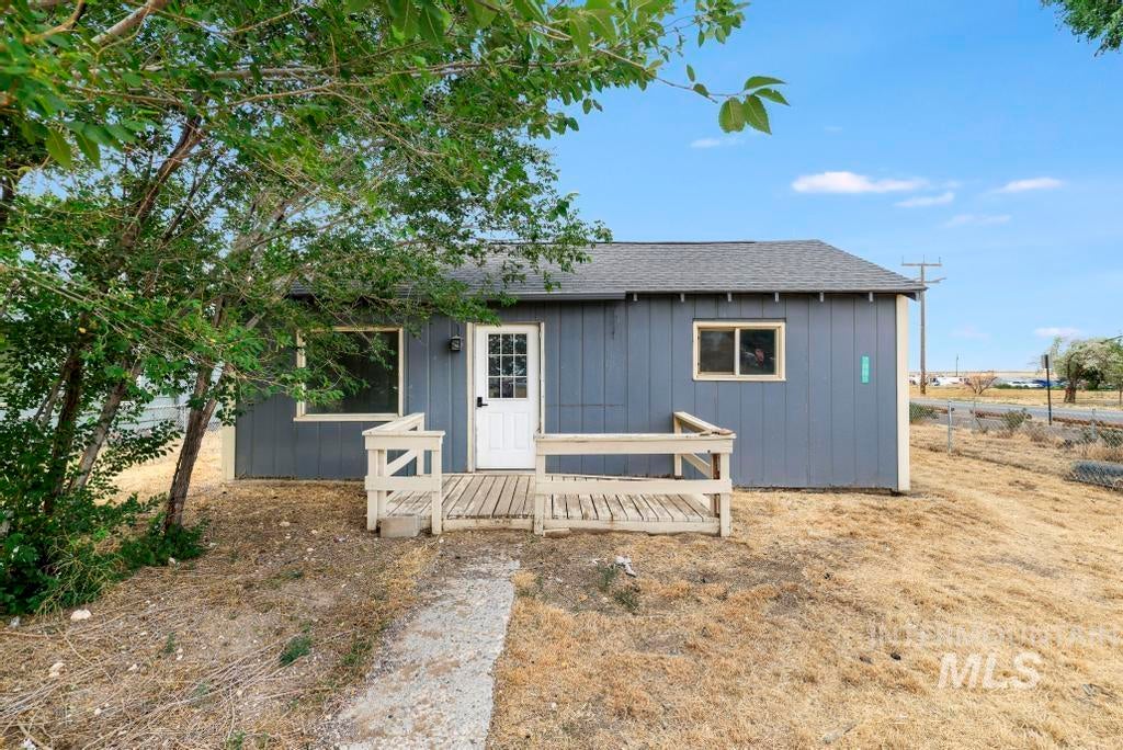 Photo of 2449 Idaho Ave, Hollister, ID 83301 (MLS # 98994871)