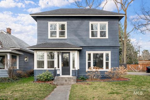 Photo of 410 E Jefferson St, Boise, ID 83712 (MLS # 98977911)