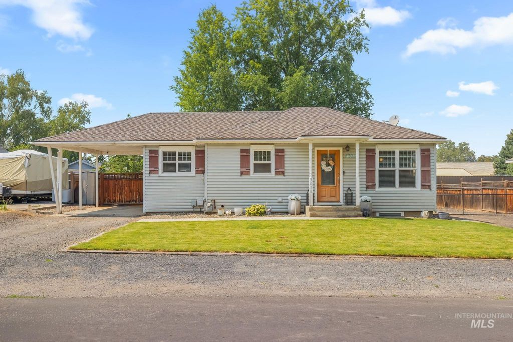 Photo of 3418 6th Street, Lewiston, ID 83501 (MLS # 98994880)