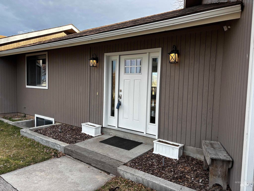 Photo of 3981 N 3575 E, Kimberly, ID 83341 (MLS # 98975866)