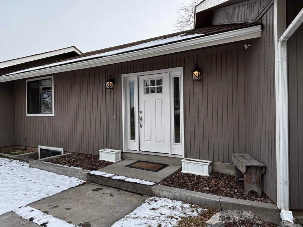 Photo of 3981 N 3575 E, Kimberly, ID 83341 (MLS # 98975866)