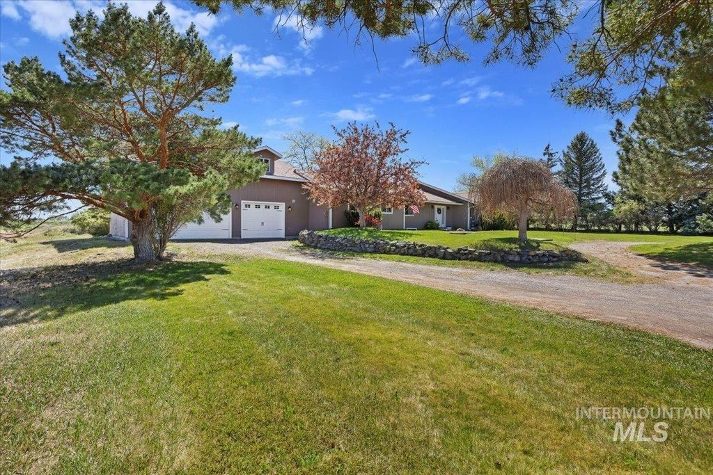 Photo of 3981 N 3575 E, Kimberly, ID 83341 (MLS # 98975866)