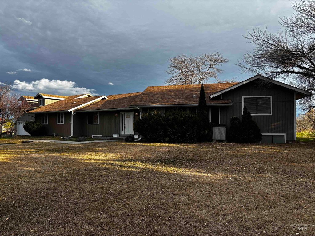 Photo of 3981 N 3575 E, Kimberly, ID 83341 (MLS # 98975866)