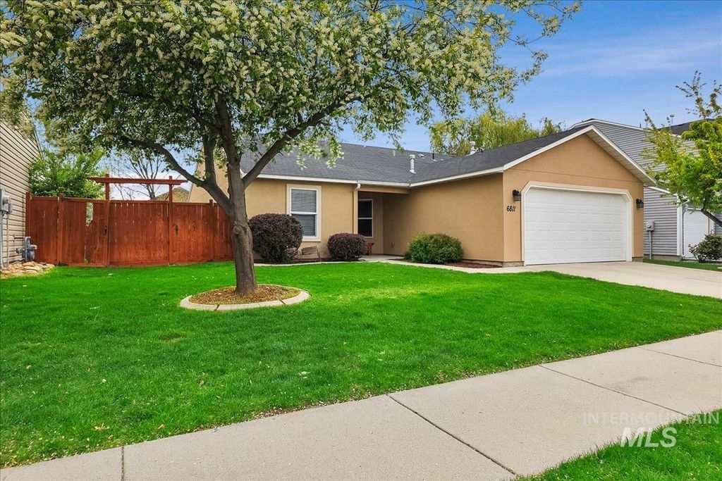 Photo of 6811 S Acacia St, Boise, ID 83709 (MLS # 98982644)