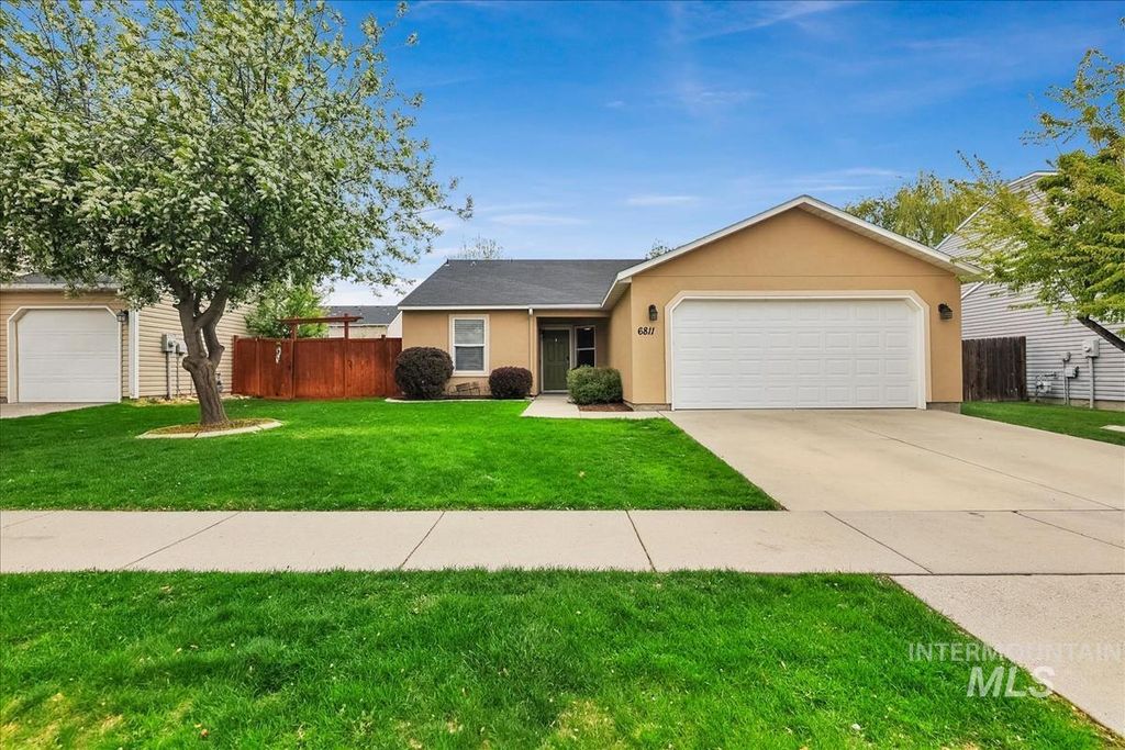 Photo of 6811 S Acacia St, Boise, ID 83709 (MLS # 98982644)