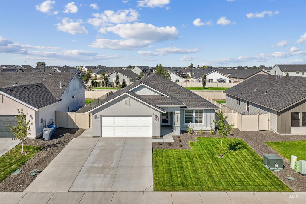 Photo of 12754 Dovekie St, Nampa, ID 83651 (MLS # 98985989)