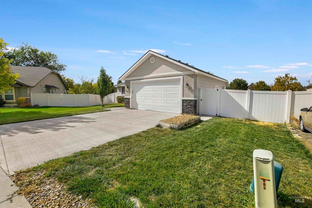 Photo of 401 Hayes St N St, Jerome, ID 83338 (MLS # 98963668)