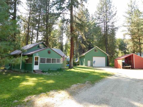Photo of 2055 N Pine Featherville Rd, Featherville, ID 83647 (MLS # 98951742)