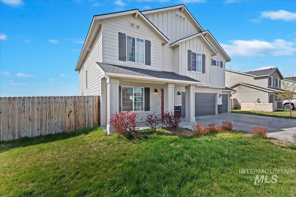 Photo of 895 SW Miner St, Mountain Home, ID 83647 (MLS # 98981521)