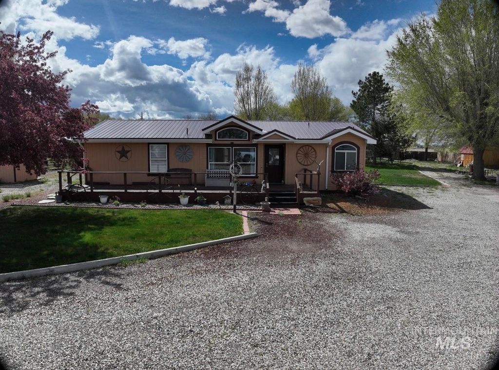 Photo of 131 Hilltop Court, Burley, ID 83318 (MLS # 98983920)
