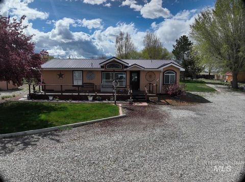 Photo of 131 Hilltop Court, Burley, ID 83318 (MLS # 98983920)