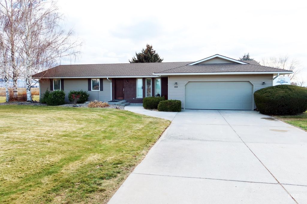 Photo of 223 Hillcrest Rd, Burley, ID 83318 (MLS # 98971739)