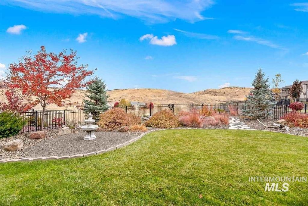 Photo of 18258 N Goldenridge Way, Boise, ID 83714 (MLS # 98982479)