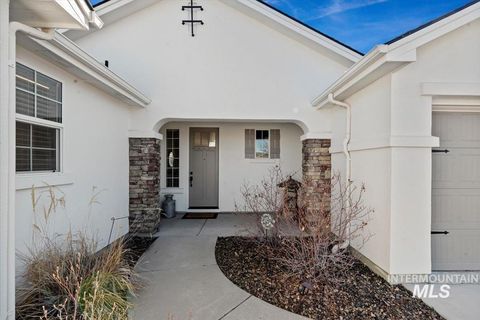 Photo of 18258 N Goldenridge Way, Boise, ID 83714 (MLS # 98982479)