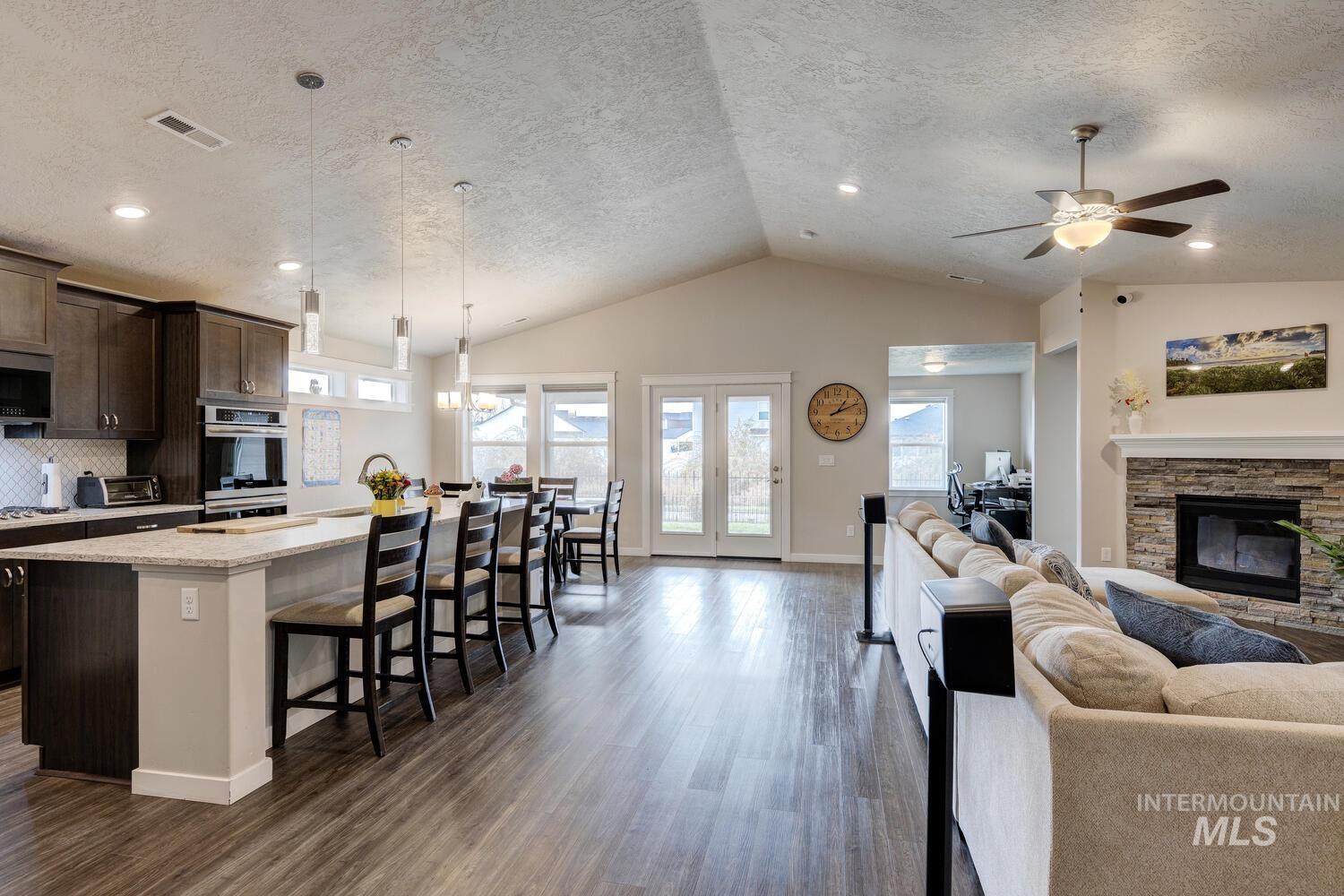 7857 E Bunker Hill St