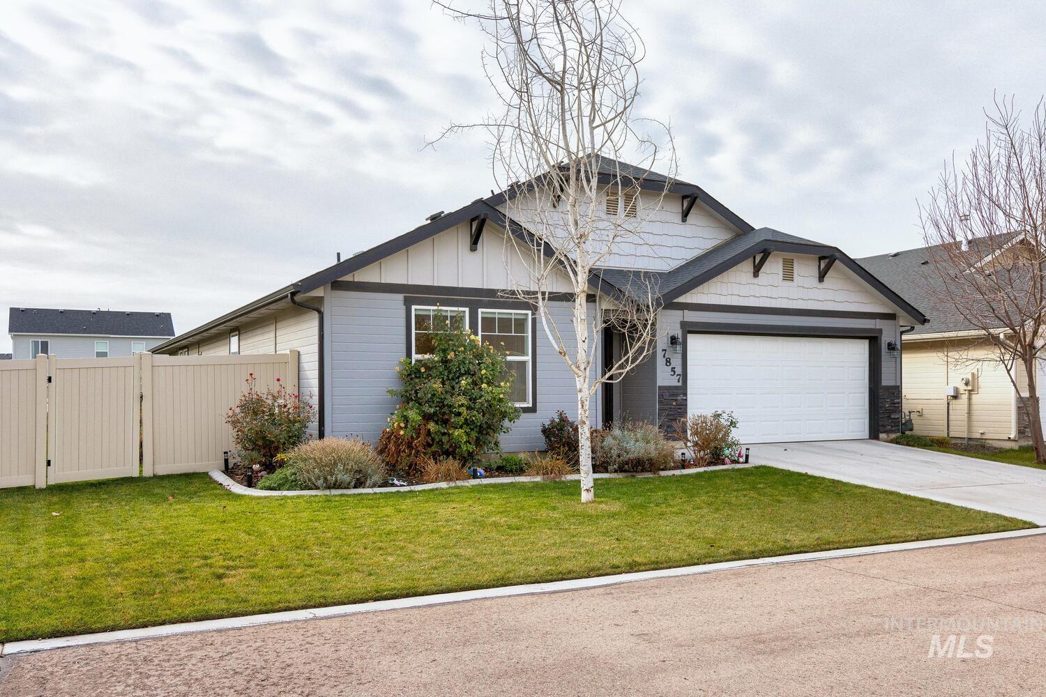 7857 E Bunker Hill St