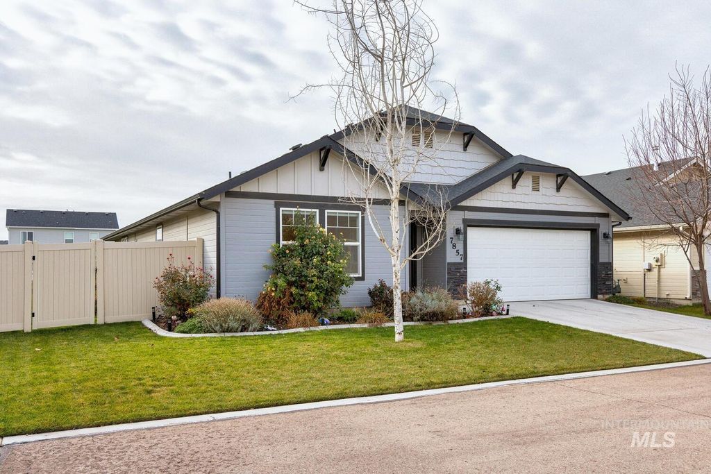 Photo of 7857 E Bunker Hill St, Nampa, ID 83687 (MLS # 98968873)