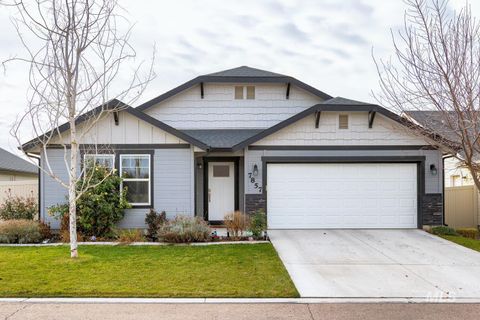 Photo of 7857 E Bunker Hill St, Nampa, ID 83687 (MLS # 98968873)