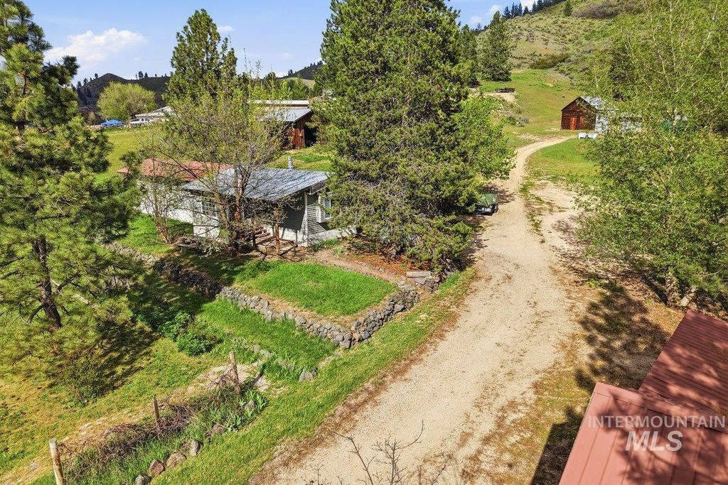 Photo of 371 Rimview Dr, Boise, ID 83716 (MLS # 98985332)