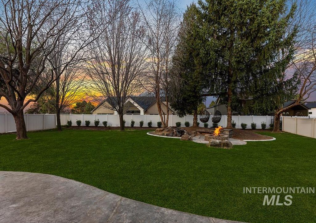 Photo of 151 N Lost Canyon, Eagle, ID 83616 (MLS # 98979555)