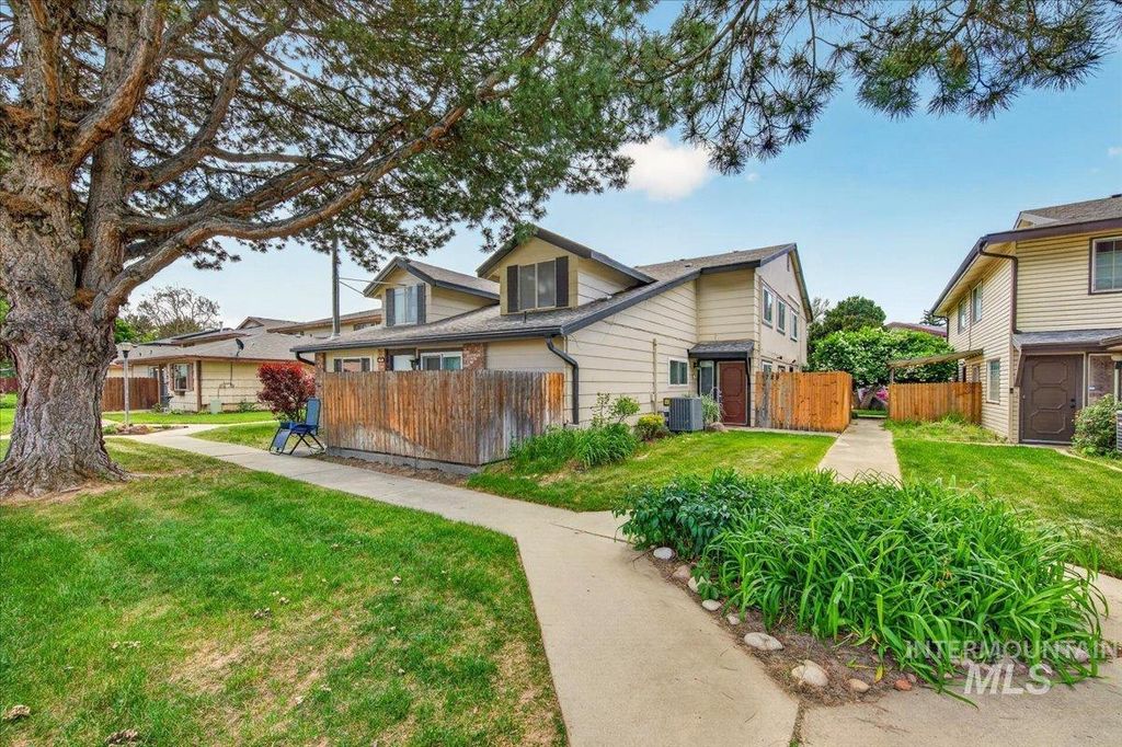 Photo of 729 W Pennsylvania Ave, Boise, ID 83706 (MLS # 98985533)