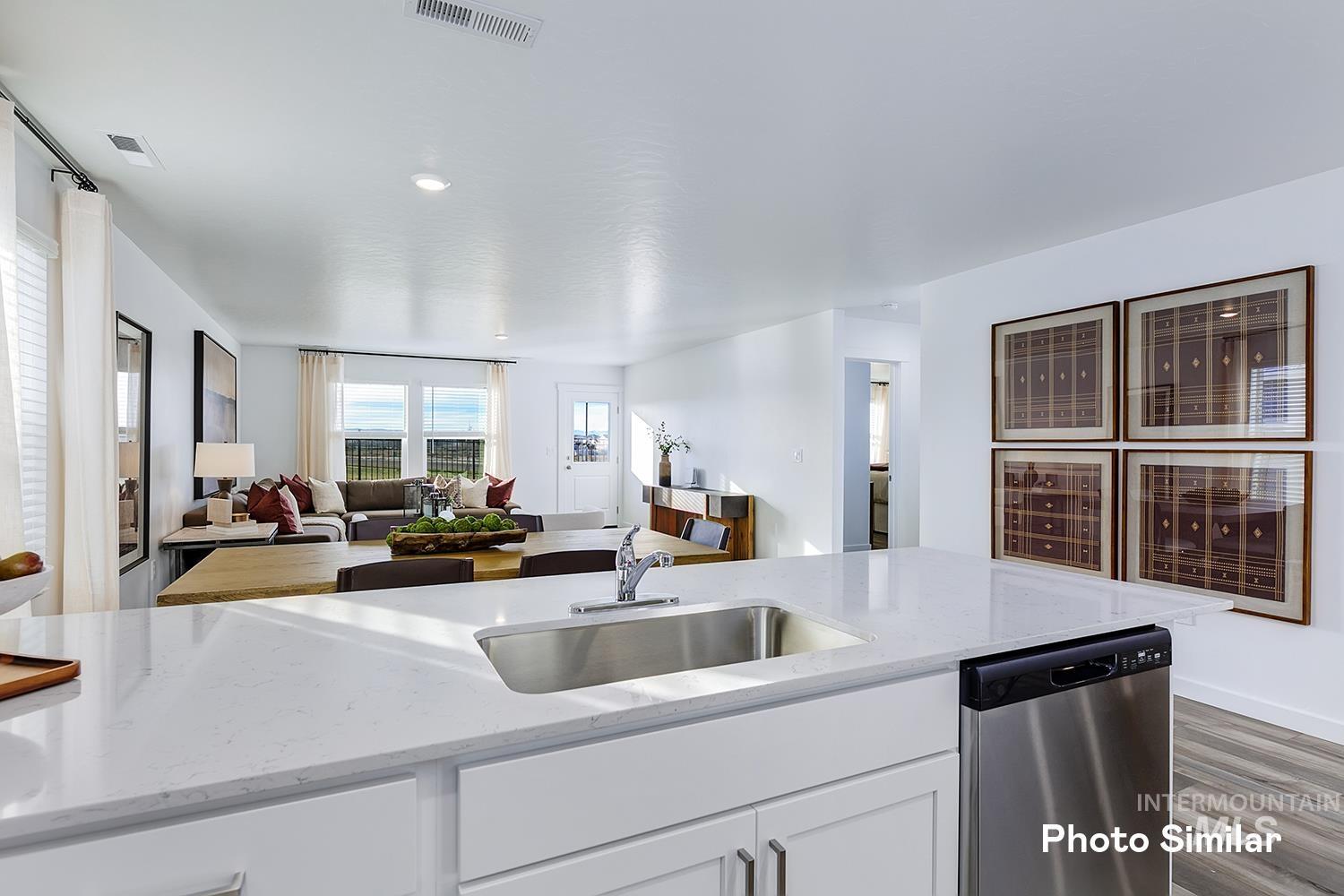 18423 N Sparkleberry Ave