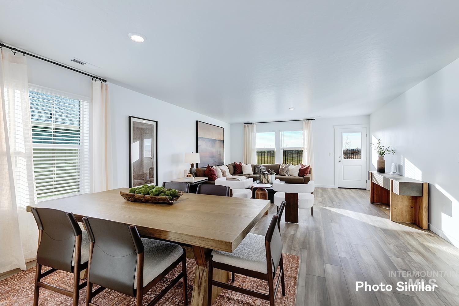 18423 N Sparkleberry Ave